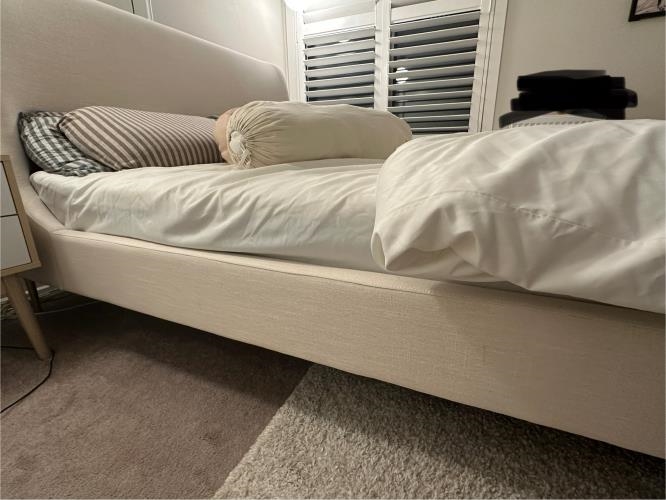 Second-hand Queen Size Bed Frame - Photo 5)