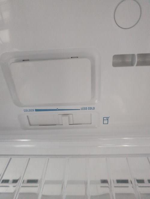 Second-hand Westinghouse 231L Top Mount Fridge - Photo 5)