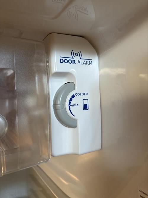 Second-hand Westinghouse 230L Top Mount Fridge - Photo 5)