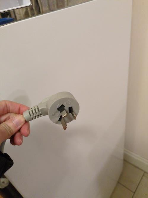 Second-hand Westinghouse 350L Top Mount Fridge - Photo 5)