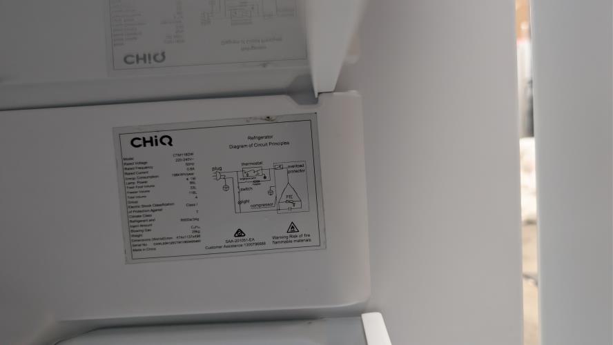 Second-hand Chiq 118L Top Mount Fridge - Photo 5)
