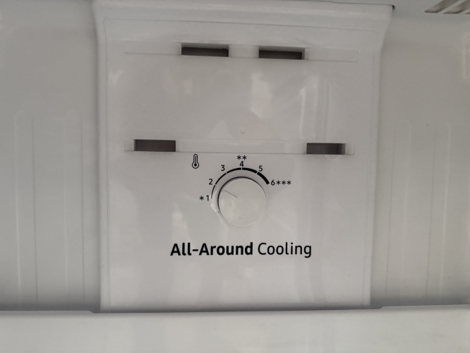 Second-hand Samsung 270L Top Mount Fridge - Photo 5)
