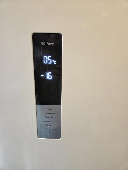Second-hand Chiq 432L Top Mount Fridge - Photo 5)