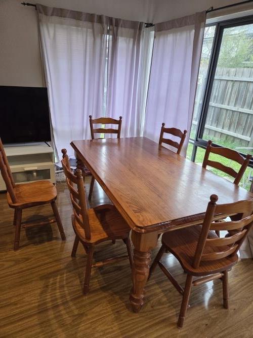 Second-hand Dining Table with 6 Chairs - Photo 5)