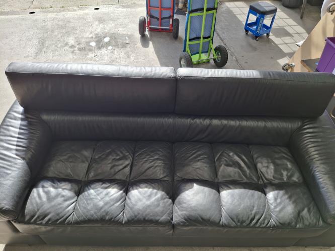 Second-hand Three Seater Sofa - Photo 5)