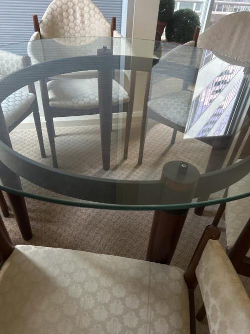 Second-hand Dining Table with 6 Chairs - Photo 5)