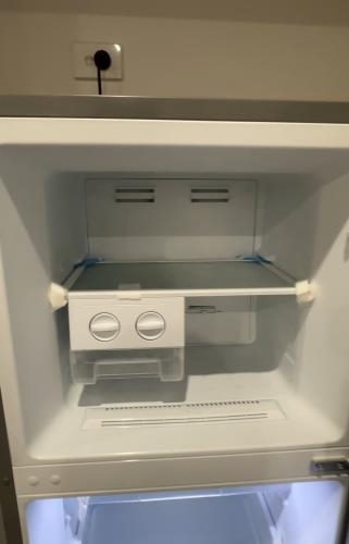Second-hand Hisense 230L Top Mount Fridge - Photo 5)