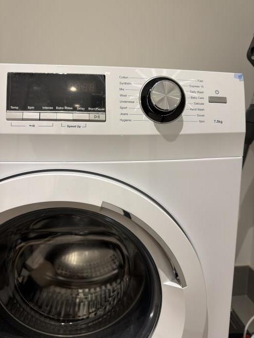 Second-hand Haier 7.5kg Front Load Washing Machine - Photo 5)
