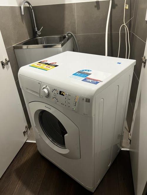 Second-hand Ariston 7.5kg / 4.5kg Washer-Dryer Combo - Photo 5)
