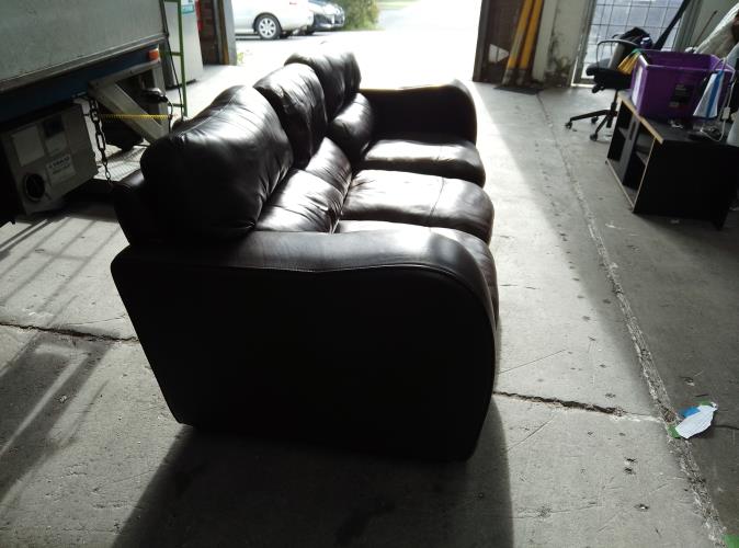 Second-hand Three Seater Sofa - Photo 5)