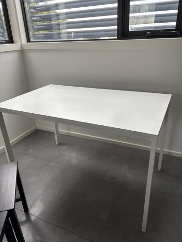 Second-hand IKEA Dining Table with 4 Chairs - Photo 5)