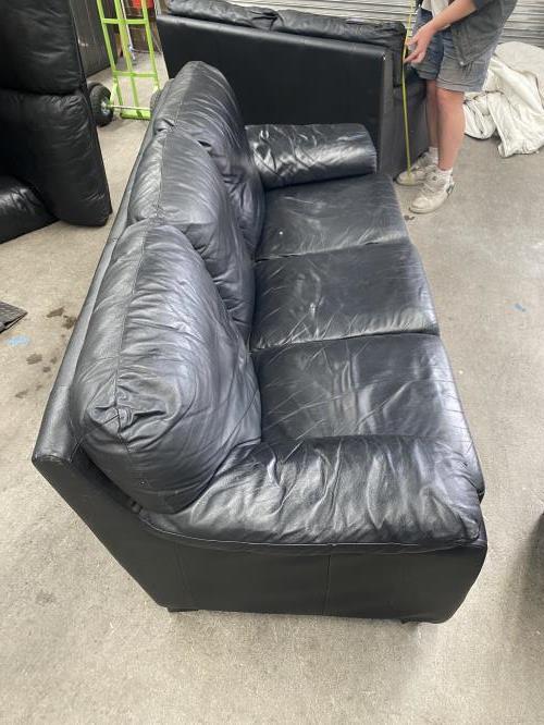 Second-hand Three Seater Sofa - Photo 5)