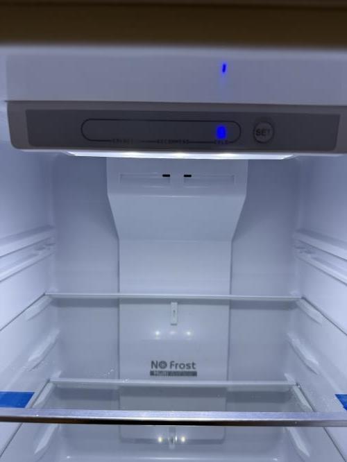 Second-hand Chiq 202L Top Mount Fridge - Photo 5)