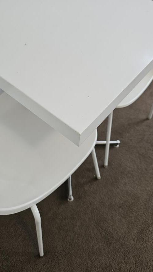 Second-hand Dining Table with 2 Chairs - Photo 5)