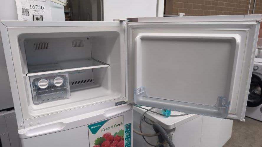 Second-hand Hisense 221L Top Mount Fridge - Photo 5)