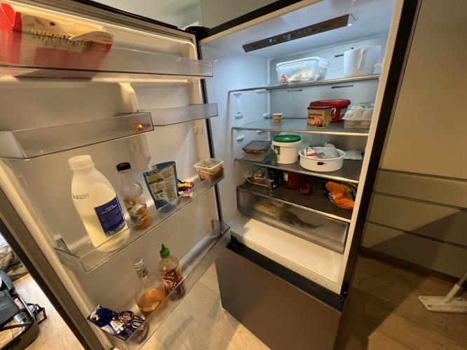 Second-hand Hisense 417L Bottom Mount Fridge - Photo 5)