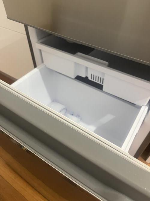 Second-hand Mitsubishi 370L Bottom Mount Fridge - Photo 5)