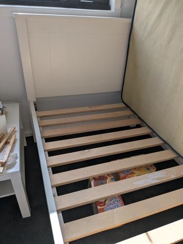 Second-hand King Single Bed Frame - Photo 5)