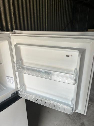 Second-hand Hisense 205L Top Mount Fridge - Photo 5)
