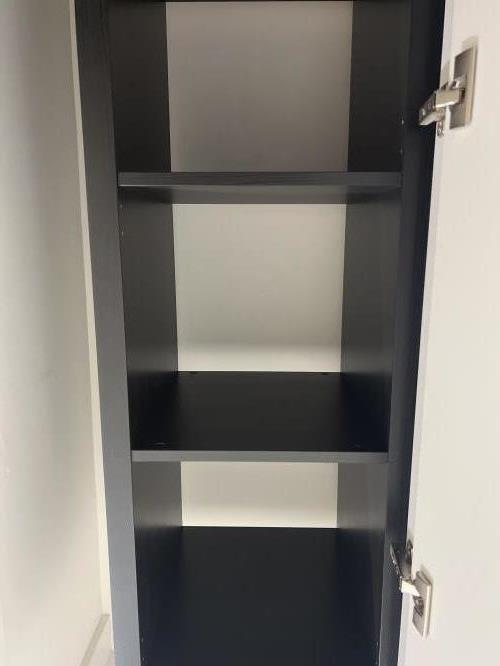 Second-hand IKEA Bookshelf - Photo 5)