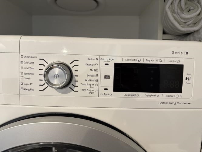 Second-hand Bosch 8kg Dryer - Photo 5)