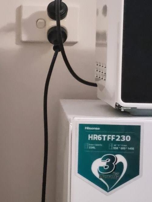 Second-hand Hisense 230L Top Mount Fridge - Photo 5)