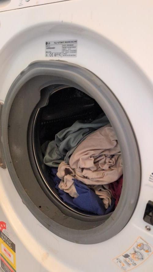 Second-hand LG 9kg / 5kg Washer-Dryer Combo - Photo 5)