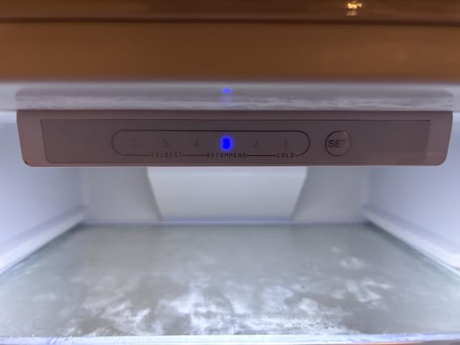 Second-hand Chiq 202L Top Mount Fridge - Photo 5)