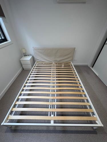 Second-hand IKEA Queen Size Bed Frame - Photo 5)