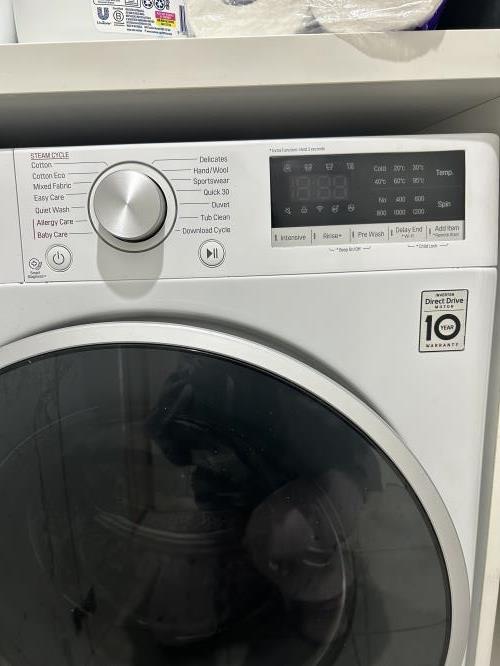 Second-hand LG 8kg Front Load Washing Machine - Photo 5)