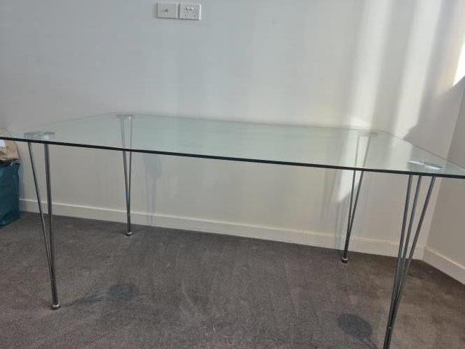 Second-hand Glass Dining Table - Photo 5)