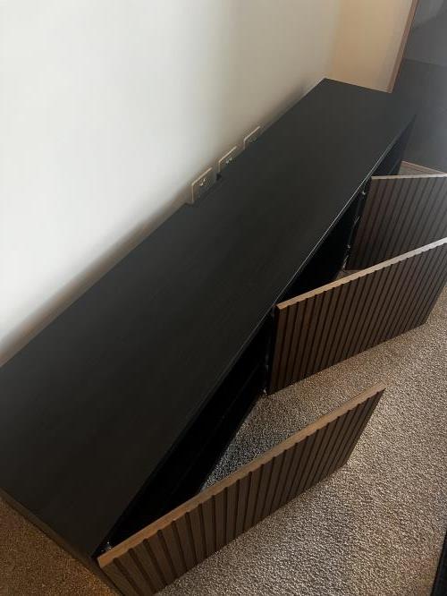 Second-hand IKEA TV Bench - Photo 5)