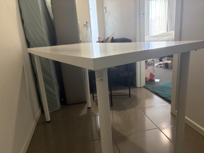 Second-hand IKEA Table - Photo 5)