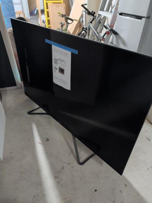 Second-hand Hisense 65\" Smart TV - Photo 5)