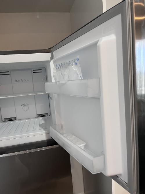 Second-hand Chiq 202L Top Mount Fridge - Photo 5)