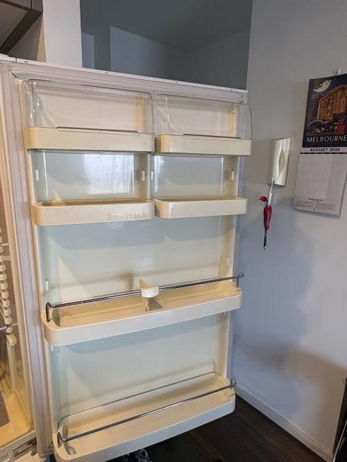 Second-hand Fisher & Paykel 403L Bottom Mount Fridge - Photo 5)