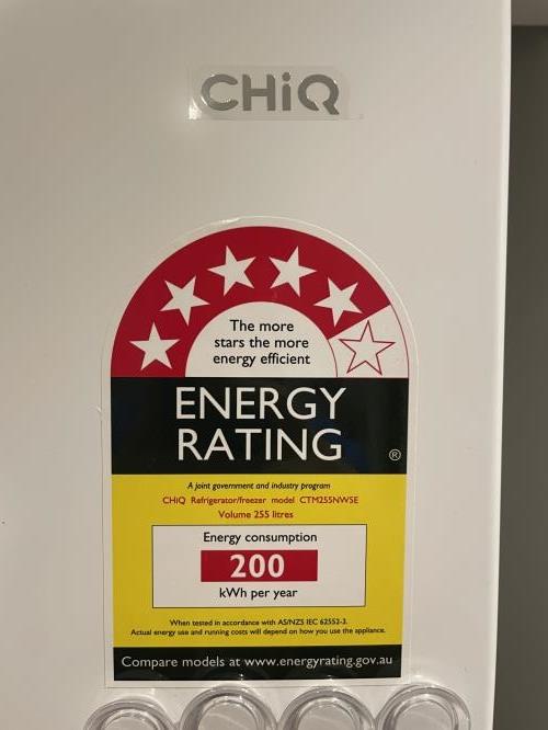 Second-hand Chiq 255L Top Mount Fridge - Photo 5)