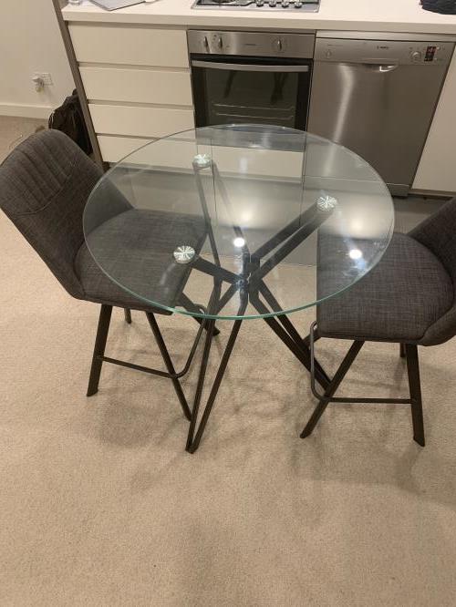Second-hand Dining Table with 2 Chairs - Photo 5)