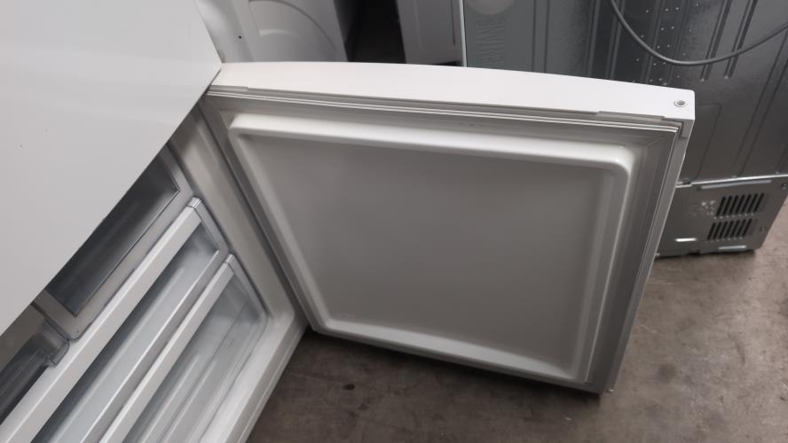 Second-hand Westinghouse 343L Bottom Mount Fridge - Photo 5)