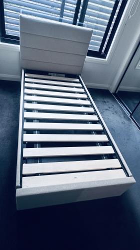 Second-hand Single Bed Frame - Photo 5)