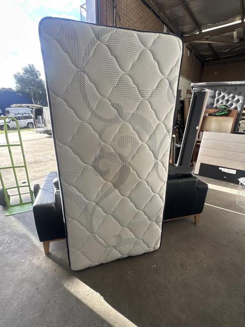 Second-hand Single Mattress - Photo 5)