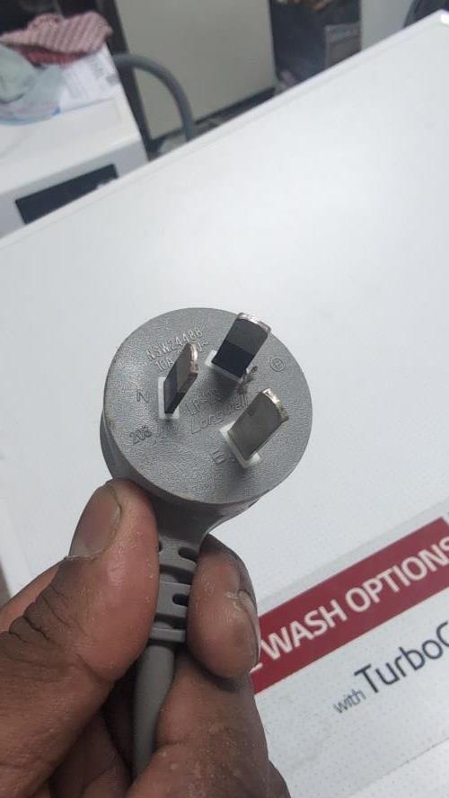 Second-hand LG 8kg Front Load Washing Machine - Photo 6)