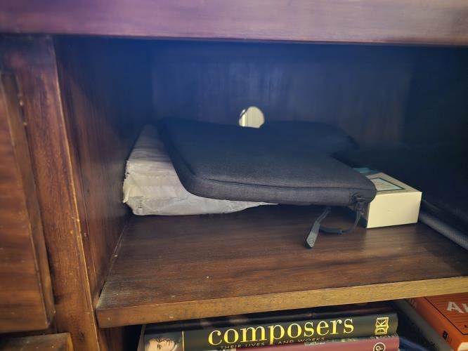 Second-hand  - Photo 6)