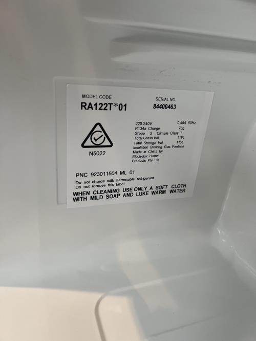Second-hand Westinghouse 122L Fridge - Photo 6)