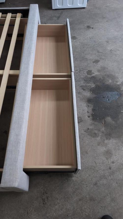 Second-hand King Size Bed with 4 Under Bed Storage Drawers - Photo 6)