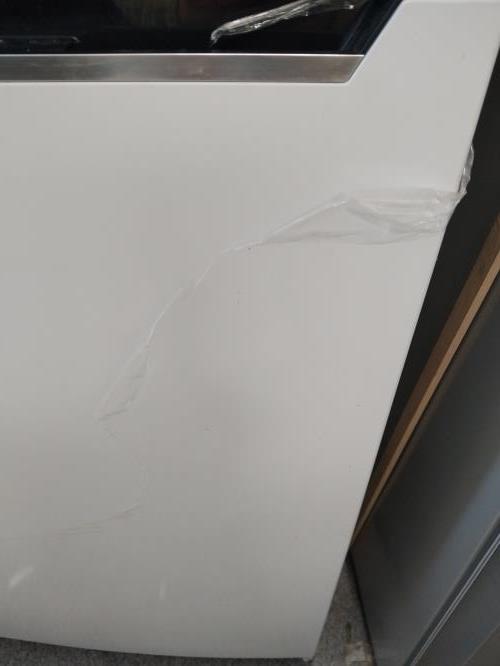 Second-hand Chiq 202L Top Mount Fridge - Photo 6)