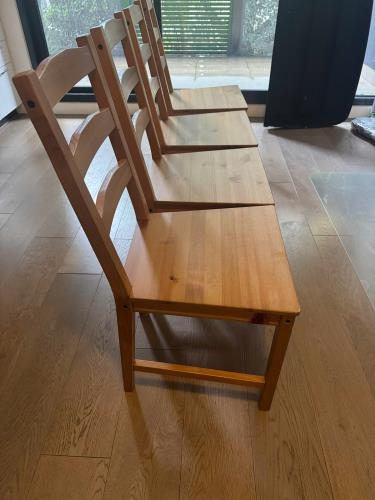 Second-hand Dining Table with 4 Chairs - Photo 6)