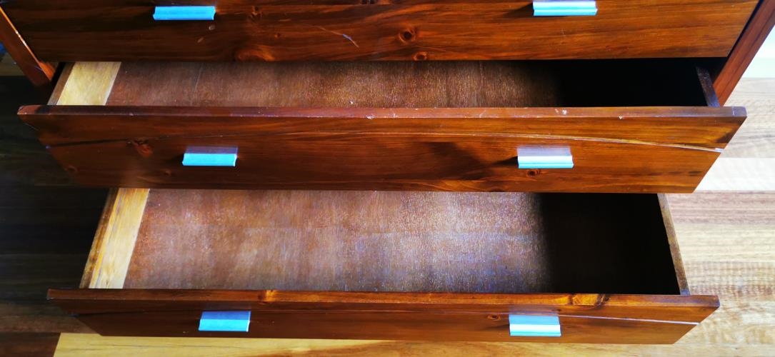 Second-hand  - Photo 6)