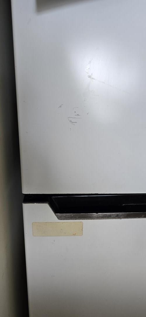 Second-hand Chiq 216L Top Mount Fridge - Photo 6)