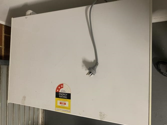 Second-hand Westinghouse 142L Freezer - Photo 6)